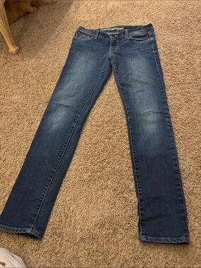 Sale ends @10 IT JeansSize 26 with a 27 inch inseam Women’s Jeans - like new